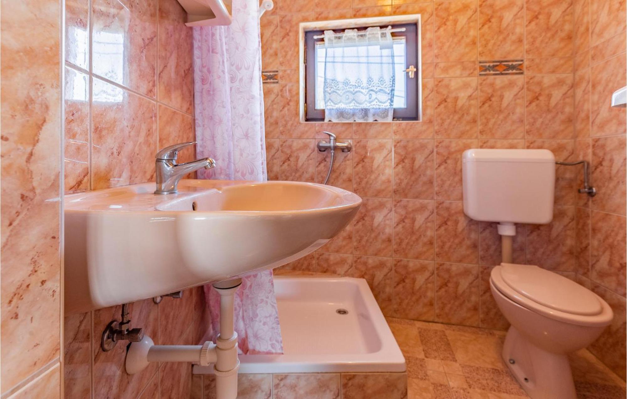 1 Bedroom Awesome Apartment In ลิทซ์ยัน ภายนอก รูปภาพ