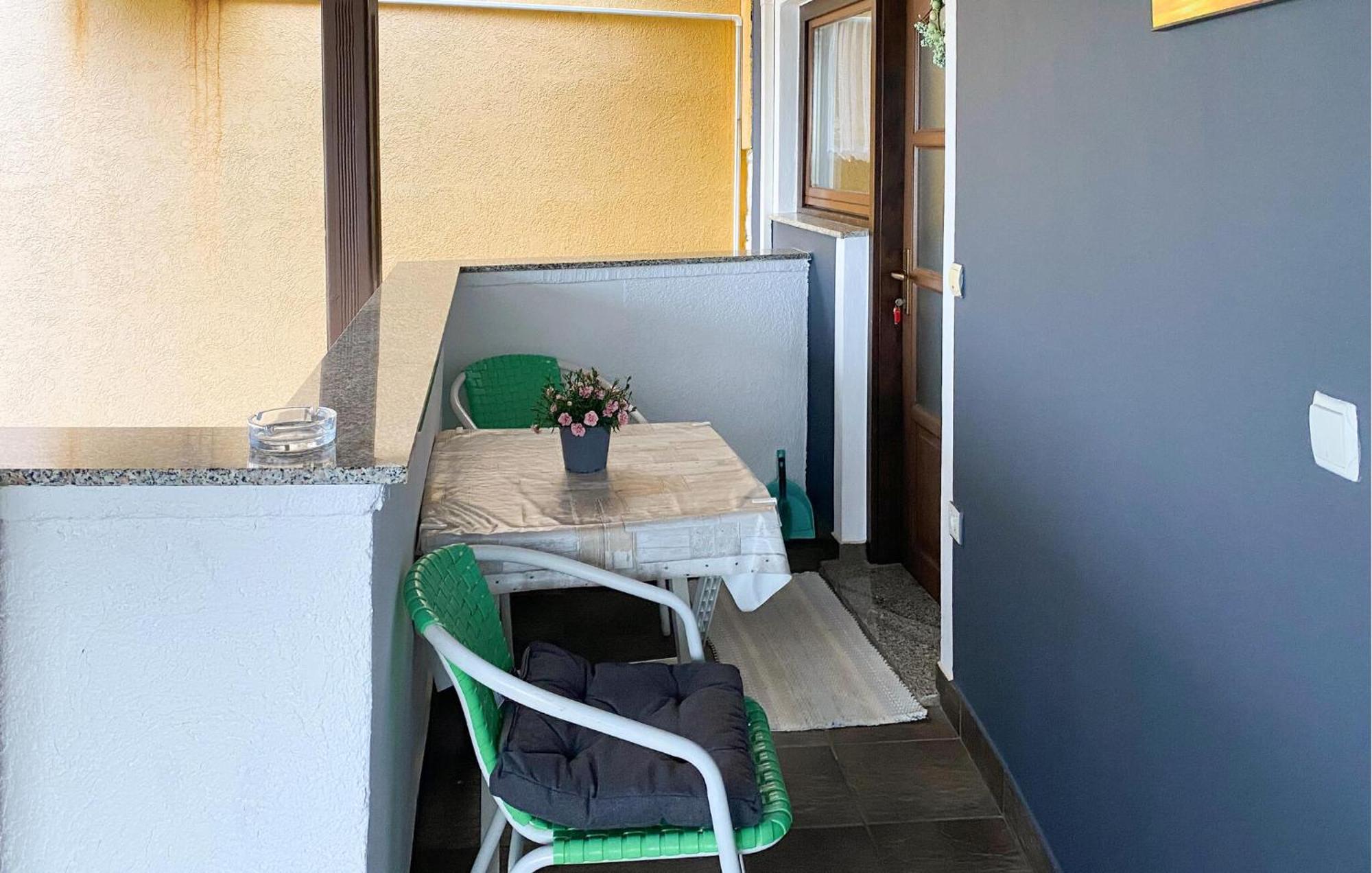 1 Bedroom Awesome Apartment In ลิทซ์ยัน ภายนอก รูปภาพ
